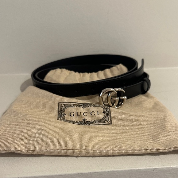 Authentic Black Gucci Belt with Silver GG Buckle - Picture 1 of 8